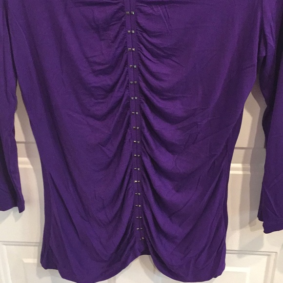 NWT Cable & Gauge Violet Ruched Front Studded Top - Picture 3 of 8